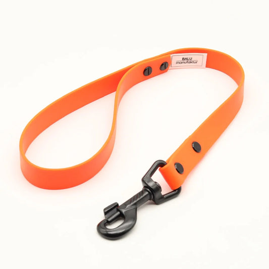 orangene Kurzführleine aus Biothane in 50cm länge