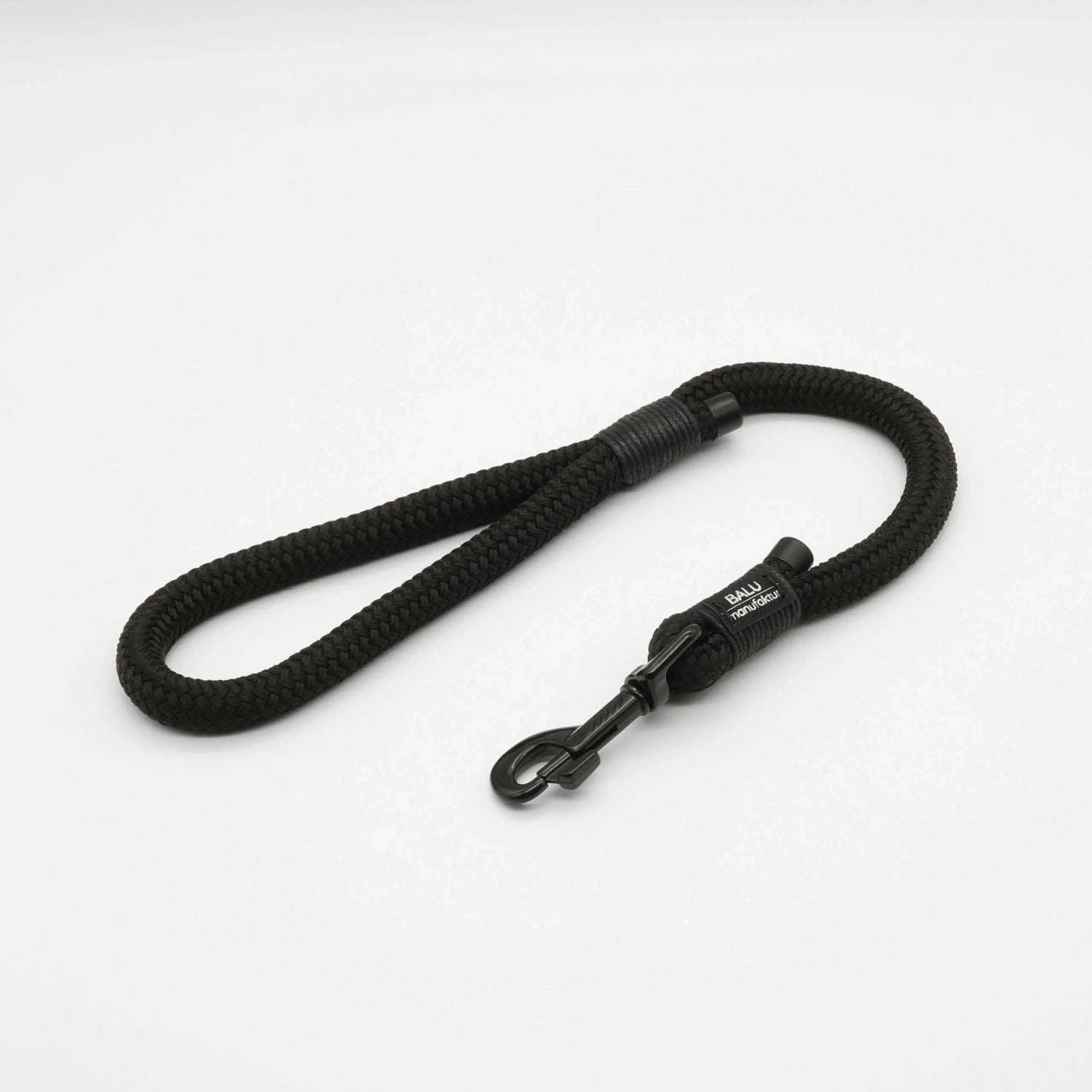 Kurzführleine aus Seil in schwarz mit schwarzen Metallelementen 50cm Länge